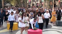 Familiares de víctimas y autoridades protagonizan sobria y emocionada ofrenda