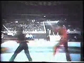 Wushu - Weapon - Nunchaku vs Bo