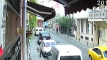 Taksim'de Kadını Sürükleyerek Kapkaç Yapan Zanlılar Böyle Yakalandı
