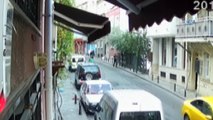 Taksim’de kadını sürükleyerek kapkaç yapan zanlılar böyle yakalandı