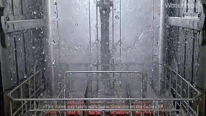Samsung WaterWall™ Dishwasher captured with Galaxy S9's Super Slow-mo