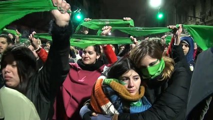 Duas mortes depois do chumbo da lei do aborto pelo Senado