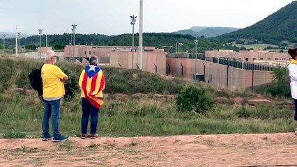 Independentistas se manifiestan en la cárcel de Lletoners
