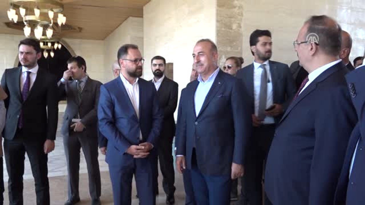 Çavuşoğlu, İrfan Medeniyeti Araştırma Merkezi'ni Ziyaret Etti