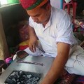 Making bangles Indian style Credit - ViralHog