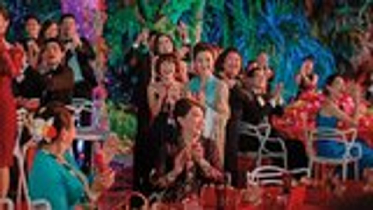 'Crazy Rich Asians' Tops Thursday Box Office With $3.8 Million, 'The Meg' Close Behind | THR News