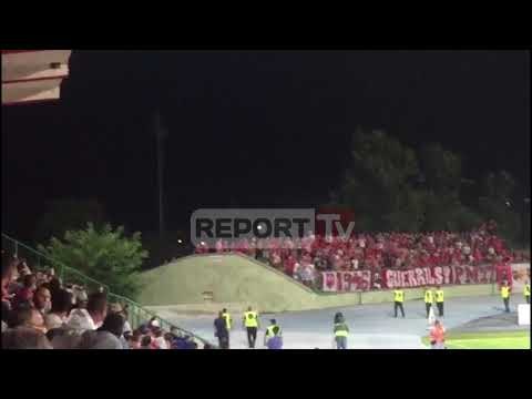 Korçë/ Ndërpritet ndeshja mes Skënderbeut dhe Partizanit, tifozët gjuajnë me gurë njëri - tjetrin