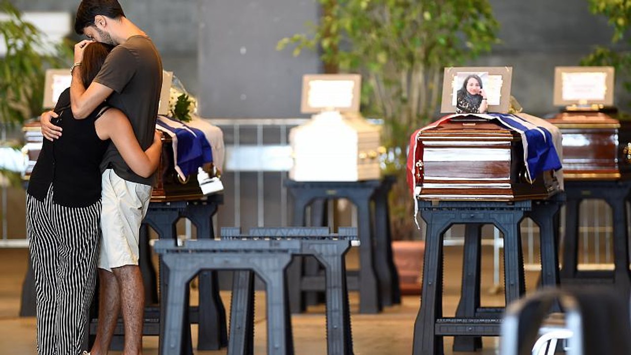 Gênes : funérailles sur fond de polémiques