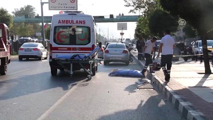 Manisa'da Otomobil Yayalara Çarptı: 1 Ölü, 1 Yaralı