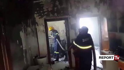 Report Tv- 2 zjarre në Fier dhe Mallakastër, zjarrfikësit shuajnë flakët