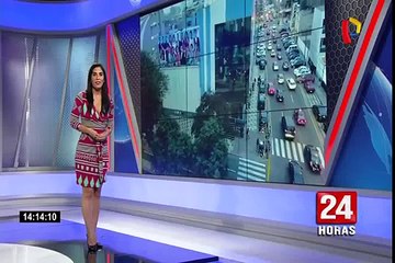 Amoroso papá se disfraza de "dinosaurio" para llevar a su hijo al colegio