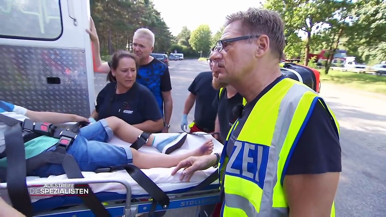 Gefahr im Hochsommer: Kind (8) im Auto vergessen? | Die Spezialisten | SAT.1 TV