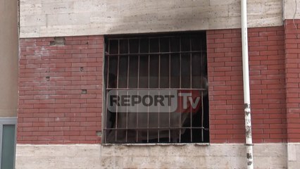 Report TV - Fisha e kompjuterit shkakton zjarr në një zyrë pranë Gjykatës së Lartë