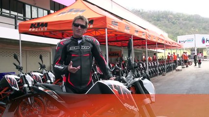 2015 KTM 390 Duke Video Review