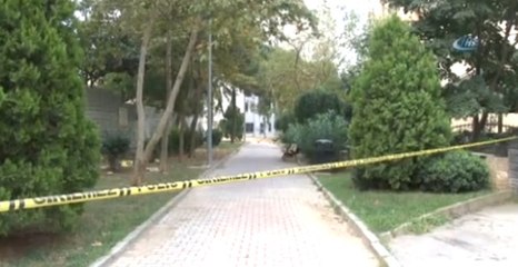 Kadıköy'de Bir Apartmanın Bahçesinde Erkek Cesedi Bulundu