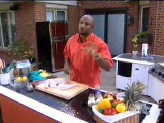 Licence to Grill S02E02 mardi gras party