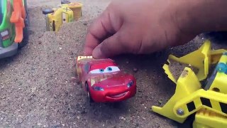 Cars 3 Toys SAVED BY Paw Patrol Sea Patrol Toys Miss Fritter Lightning McQueen Playing at