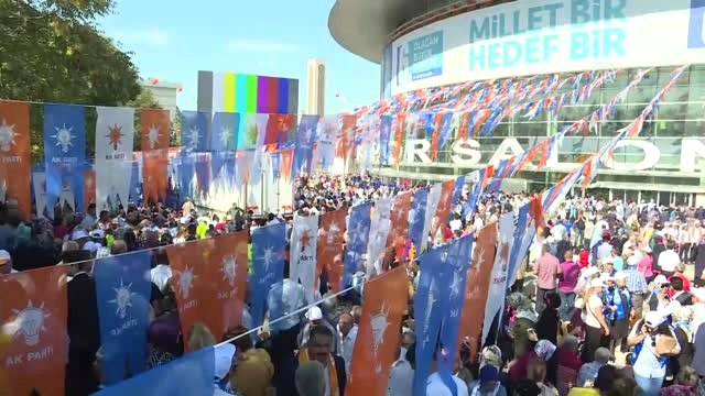 AK Parti 6. Olağan Büyük Kongresi - Partililer, Ankara Spor Salonu'na Alınmaya Başlandı
