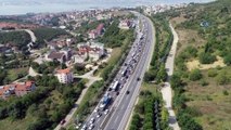 TEM Otoyolu Kocaeli güzergahında trafik havadan görüntülendi