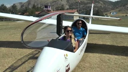 Mutluluğu Havada Buldular