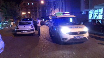 Polis sevgilisinin beylik tabancasını alıp bir anda kafasına sıktı