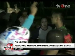 Tak Boleh Berdagang di Monas, Ratusan PKL Ngamuk