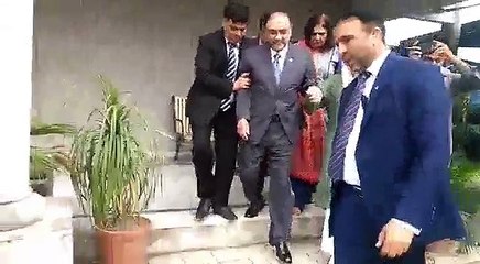 Asif-zardari-in-court-fake-accounts-case