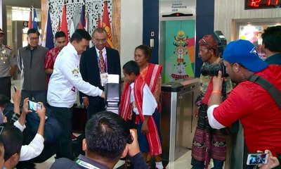 Pemanjat Tiang Bendera, Joni Kalla Diundang Bertemu Menpora