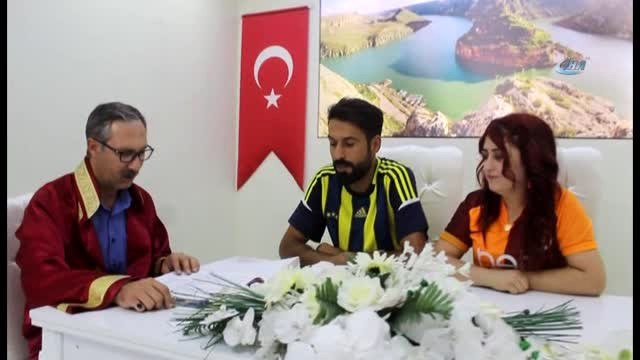 Ezeli Rakipler Nikahta Buluştu