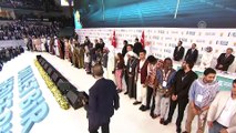 AK Parti 6. Olağan Büyük Kongresi - Erdoğan'a dünya gençleri 'Elif' yazılı tablo hediye etti - ANKARA