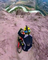 Скоростной спуск на велосипеде