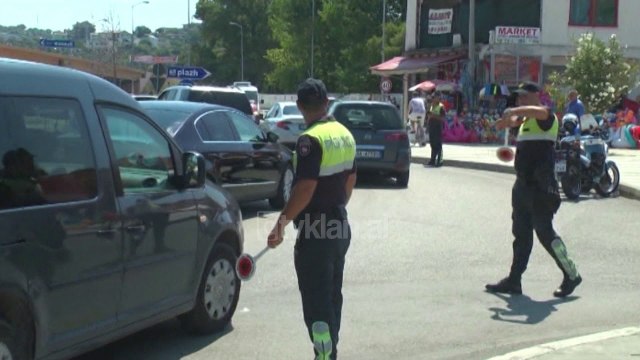 Trafik i renduar ne Durres