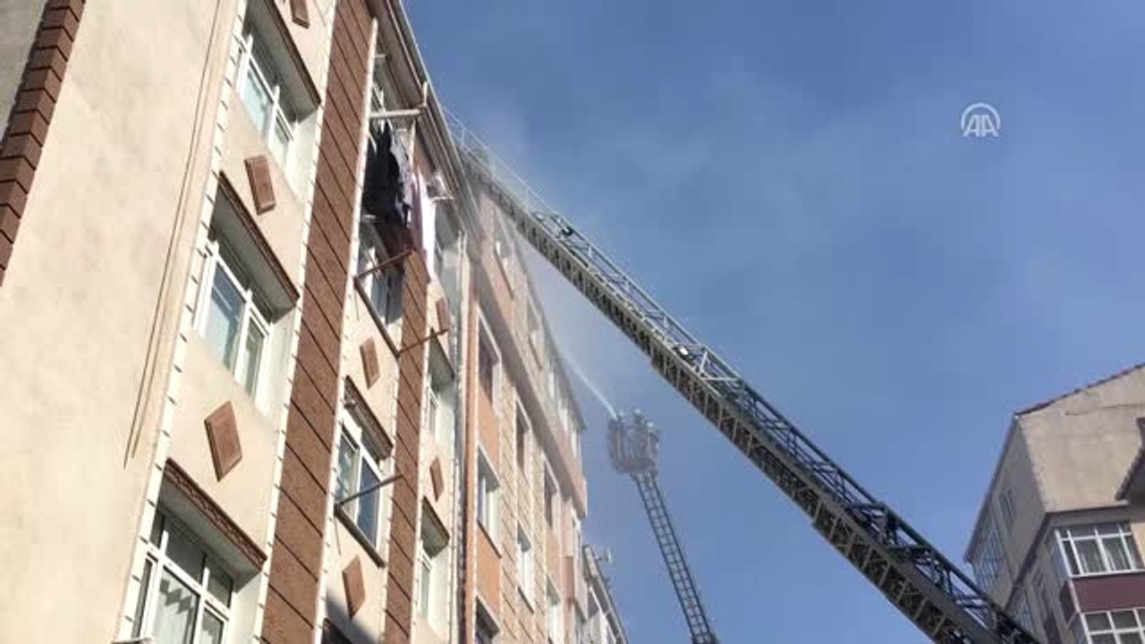 Güngören'de Apartman Dairesinde Yangın