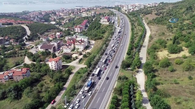 TEM Otoyolu Kocaeli Güzergahında Trafik Havadan Görüntülendi