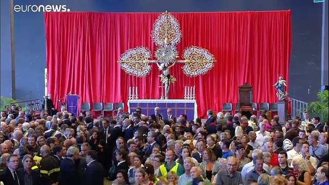 مراسم دولتی تشییع جنازه قربانیان سقوط پل در جنوا ایتالیا برگزار شد