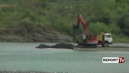 Report Tv Katastrofë ekologjike/ Vazhdon gërryerja e lumit Mat, dhjetëra eskavatorë nxjerrin inerte
