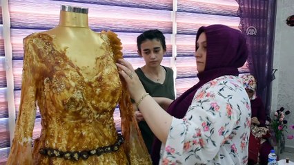 Gelinlik tasarımında pestil kullandı - GÜMÜŞHANE