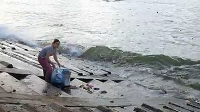 In Vietnam, Garbage is thrown directly down in the sea like this.
