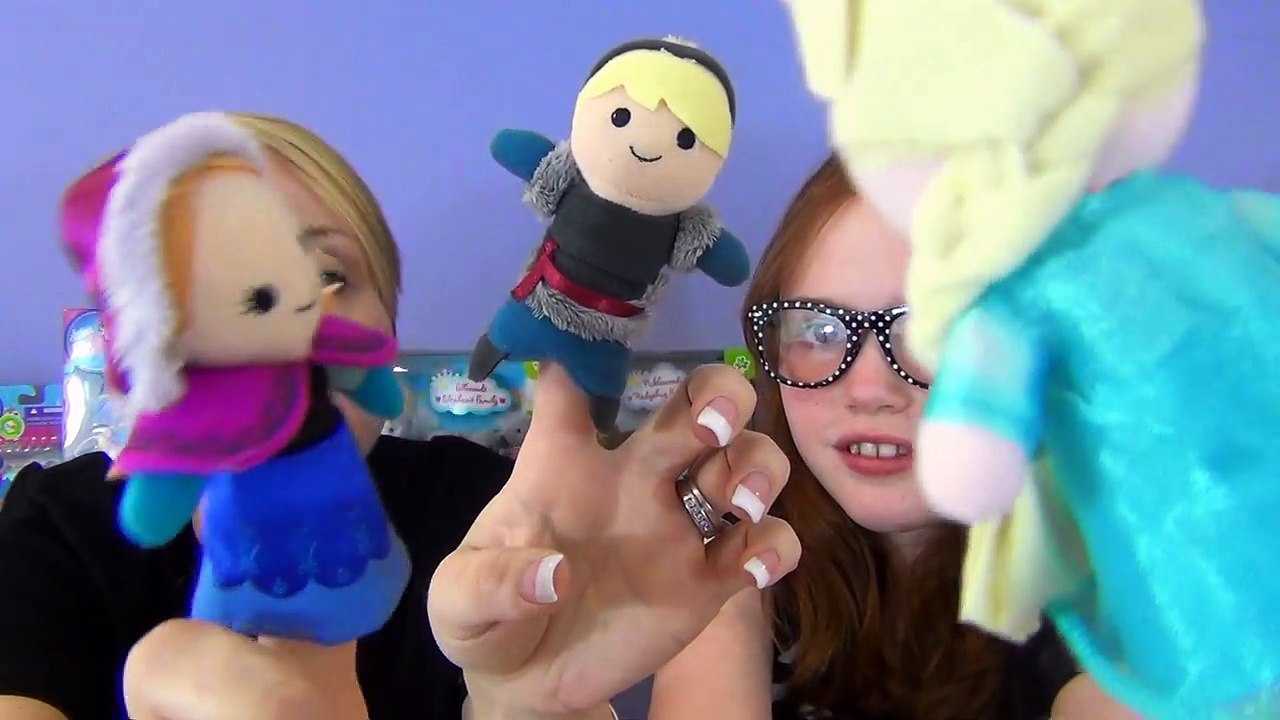 Frozen Elsa Anna Kristoff and Olaf Puppet Show