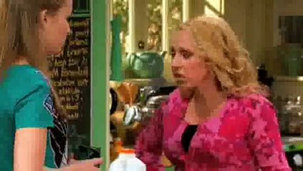 Good Luck Charlie S01E20 - Girl Bites Dog