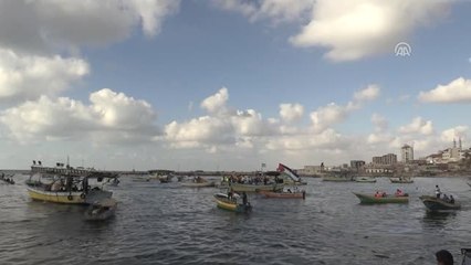 Gazzeliler, İsrail Ablukasını Kırmak İçin Denize Açıldı