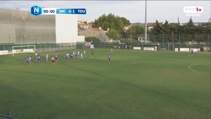 Coup franc bien suivi