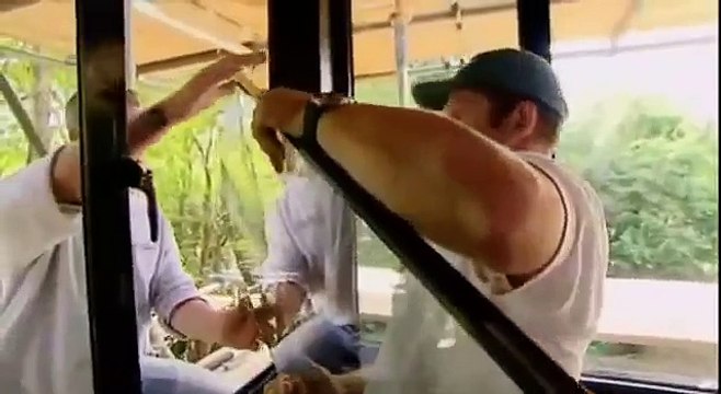 Grand Designs Trade Secrets S01E07 Art Deco House Guildford