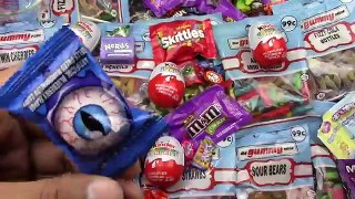 The Itsy Bitsy Candy in A Lot of New Candy & Surprise Eggs Learn Colors