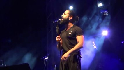 Balıkesir'de Koray Avcı Konser Verdi