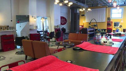 Dans un garage de Philadelphie, les femmes dans le cambouis