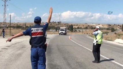 Kırmızı Düdük Uygulamasında Güldüren Diyalog... Zeynep Uslu Babasına Dönerek, "Telefonla...