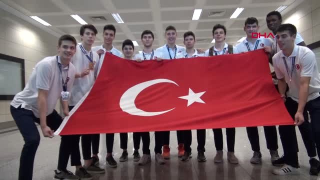 Milliler Bronz Madalya ile Türkiye'ye Döndü