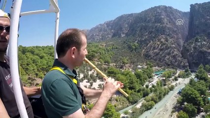 Görme engelli öğretmenin 'bangee jumping' heyecanı - MUĞLA