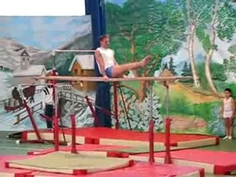 Gala gym barres parallèles 5